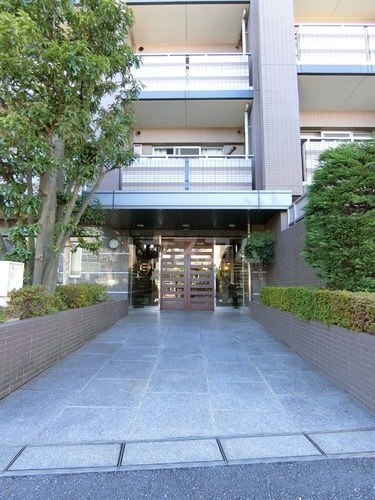 22/29 エントランス