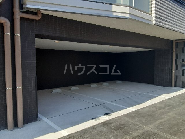 28/30 駐車場