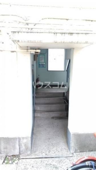 17/19 エントランス