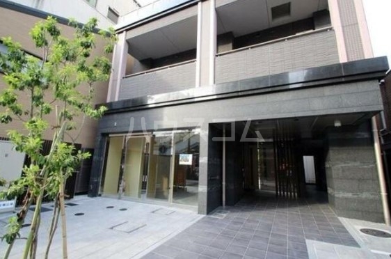 2/2 エントランス