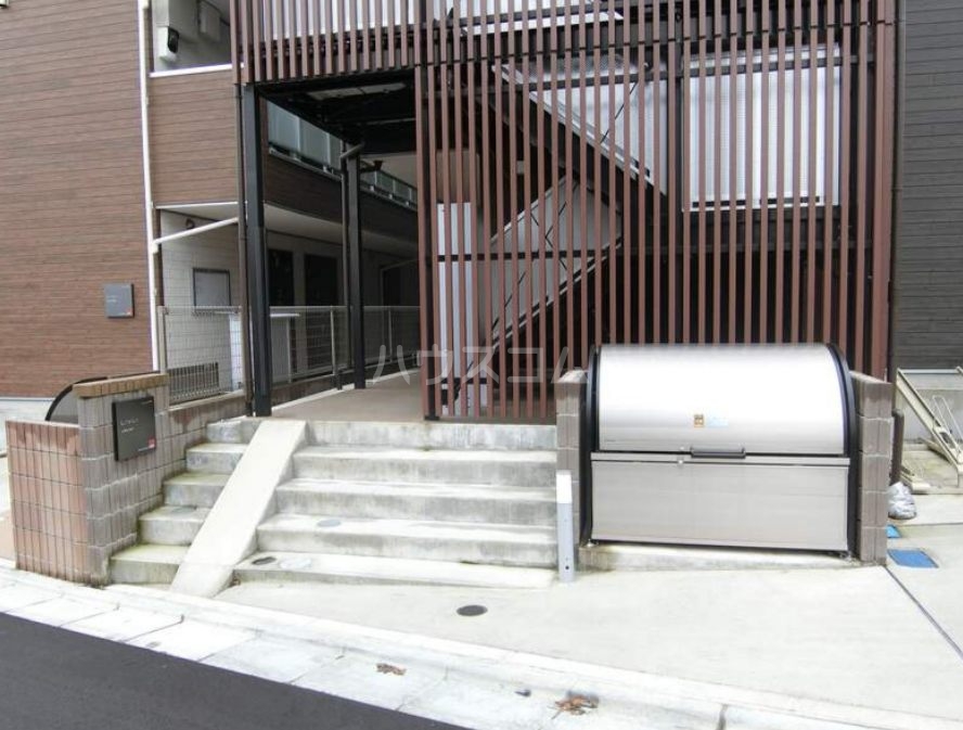 29/30 エントランス