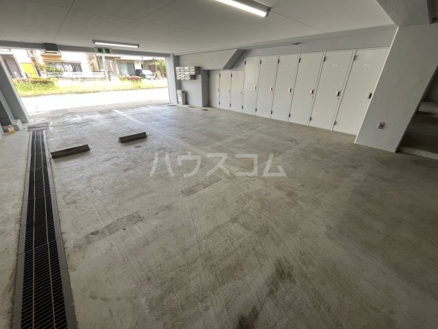 2/3 駐車場