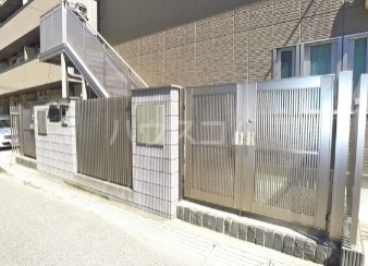 16/18 エントランス