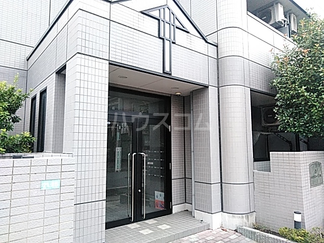 23/30 エントランス