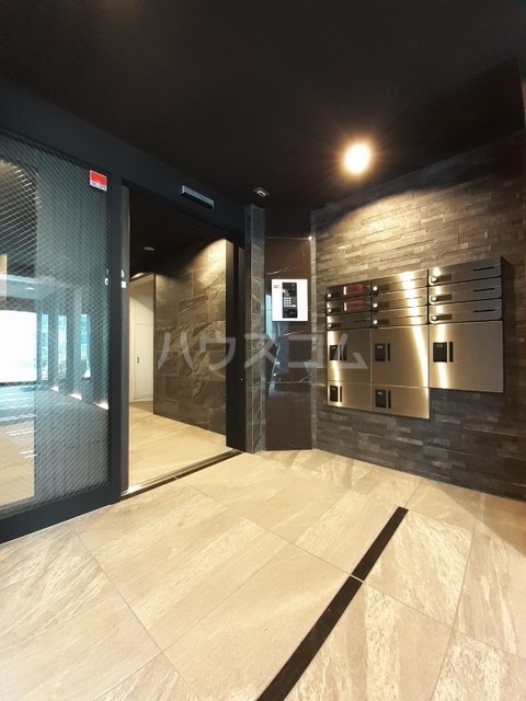 14/20 エントランス