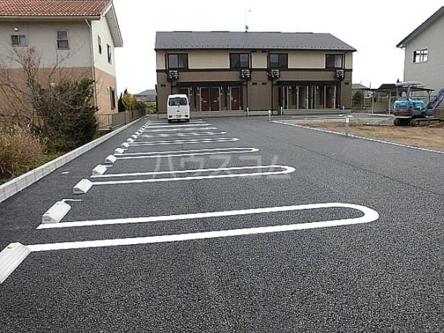 2/4 駐車場