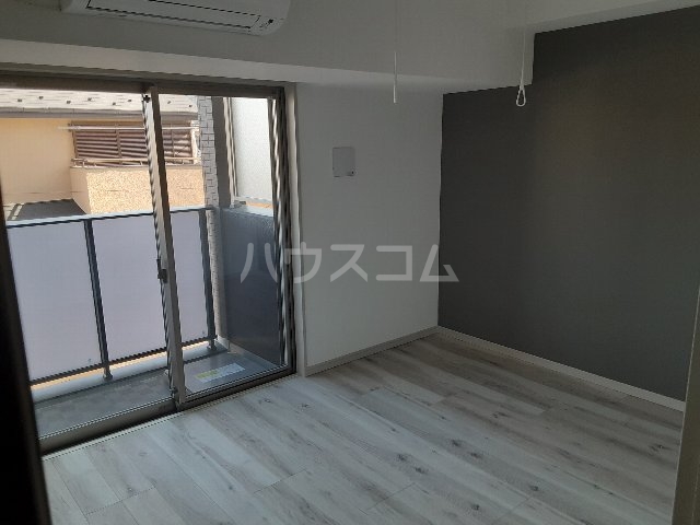 24/30 エントランス