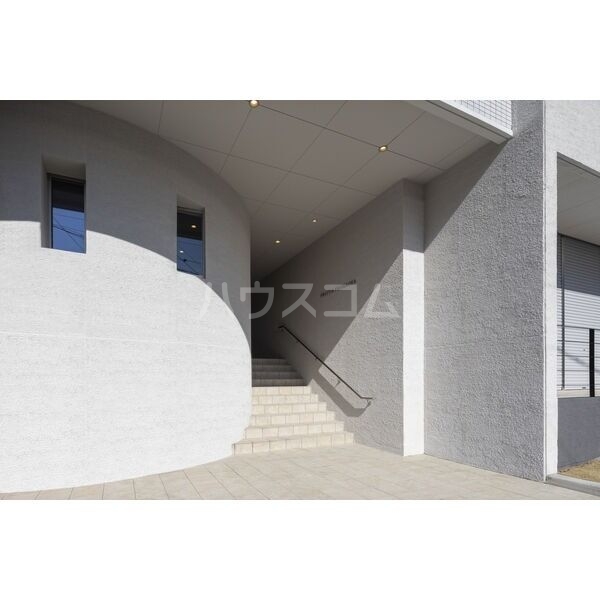 21/26 エントランス
