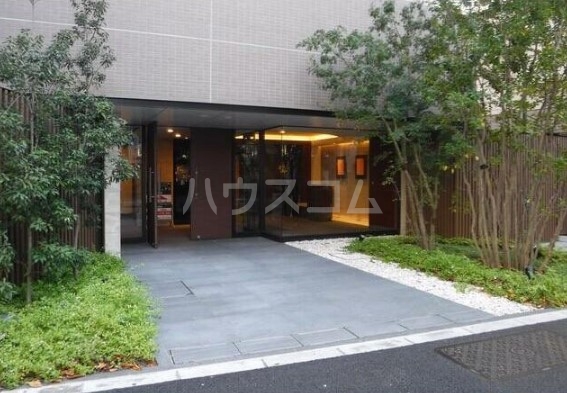 25/30 エントランス