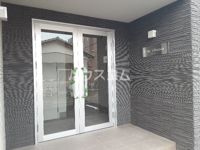 22/25 エントランス