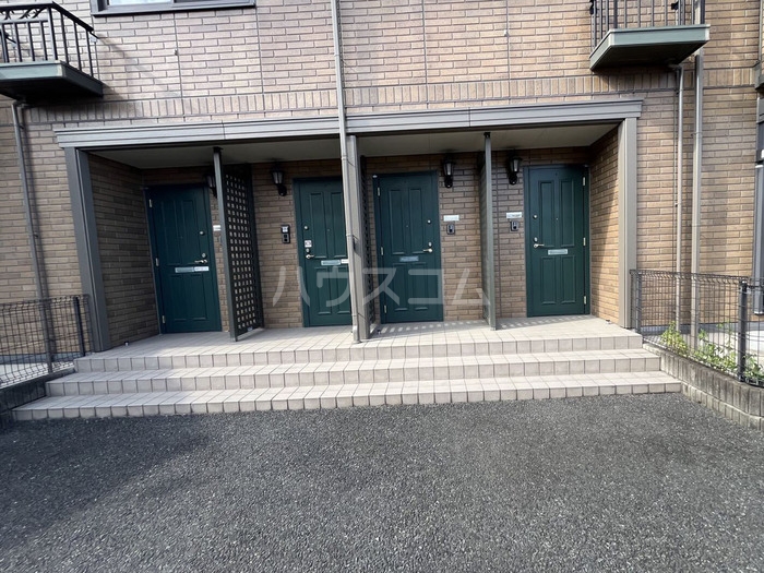 25/29 エントランス