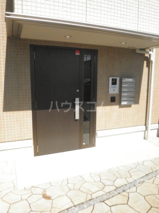 14/20 エントランス