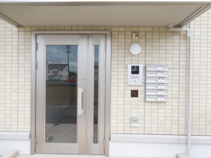 20/21 エントランス