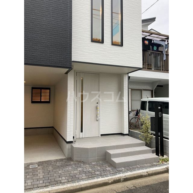 17/26 エントランス