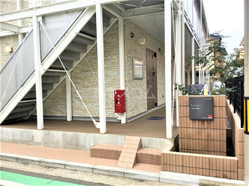 19/26 エントランス