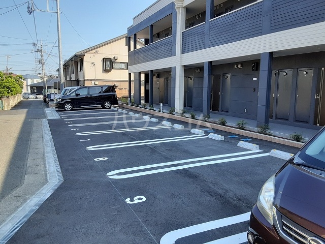 24/27 駐車場
