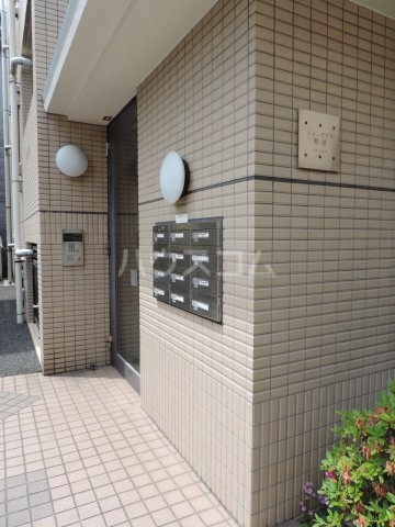 21/30 エントランス