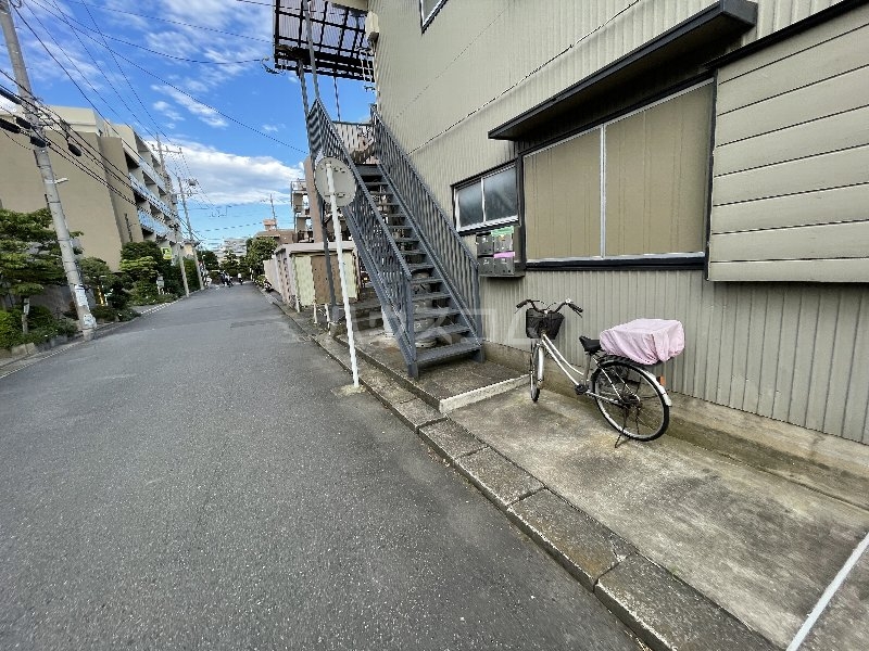 21/23 エントランス