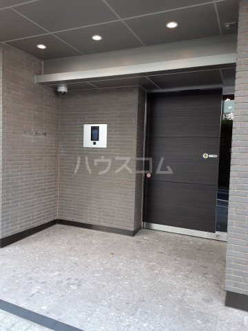 28/30 エントランス