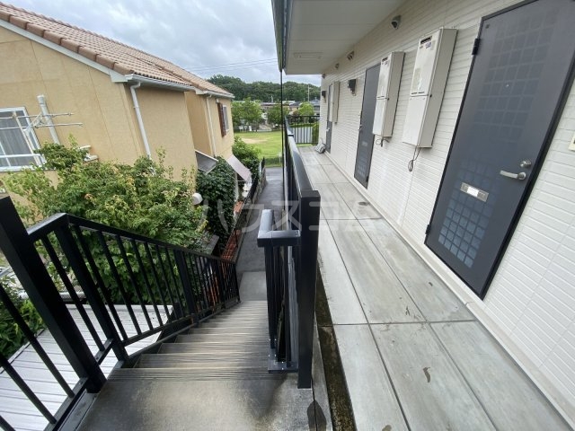 25/30 エントランス