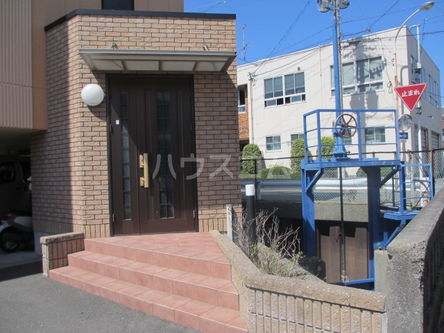 22/29 エントランス