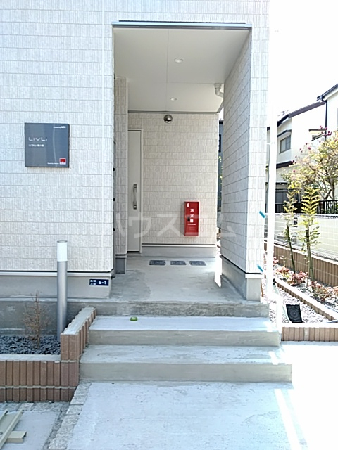 22/30 エントランス