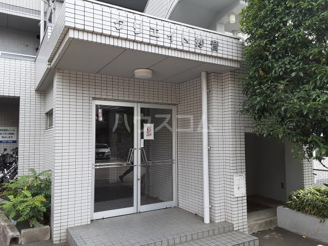 23/30 エントランス