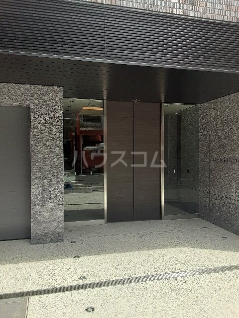 22/28 エントランス