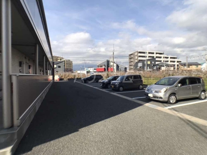 17/23 駐車場