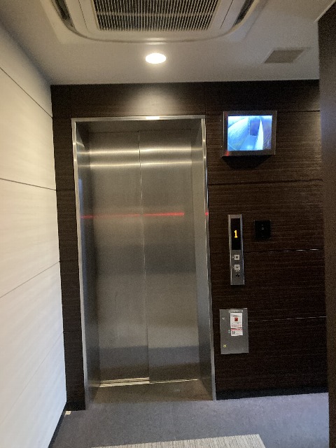 22/25 エントランス