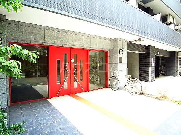 18/20 エントランス