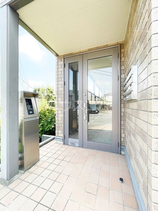 27/30 エントランス