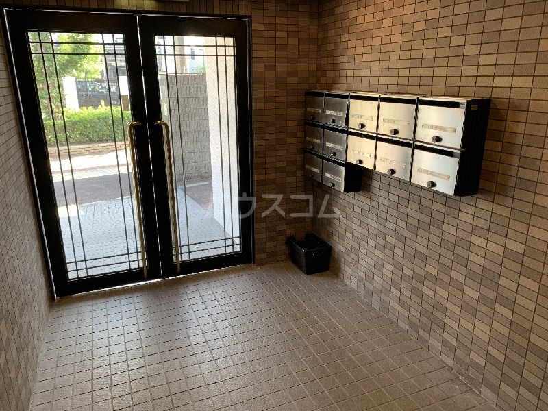 2/3 エントランス