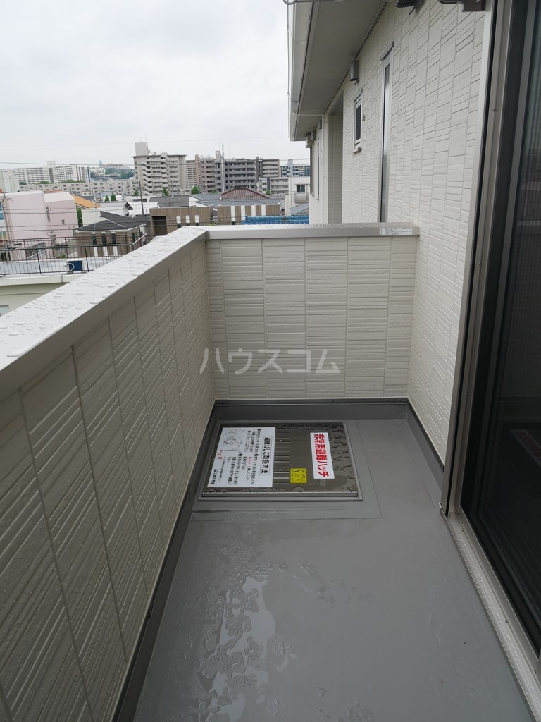 21/26 バルコニー