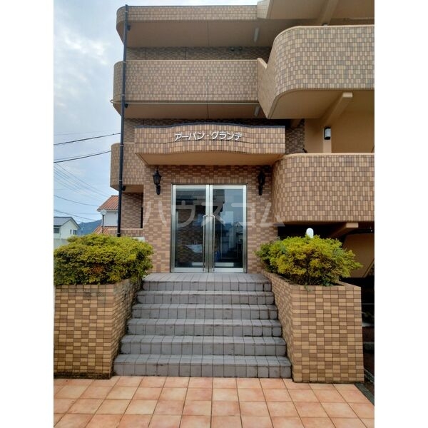 15/17 エントランス