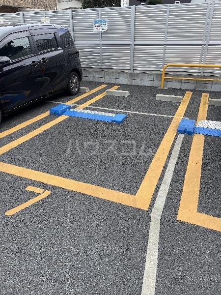22/26 駐車場
