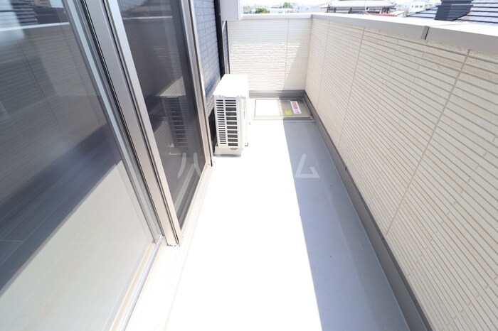 13/22 バルコニー