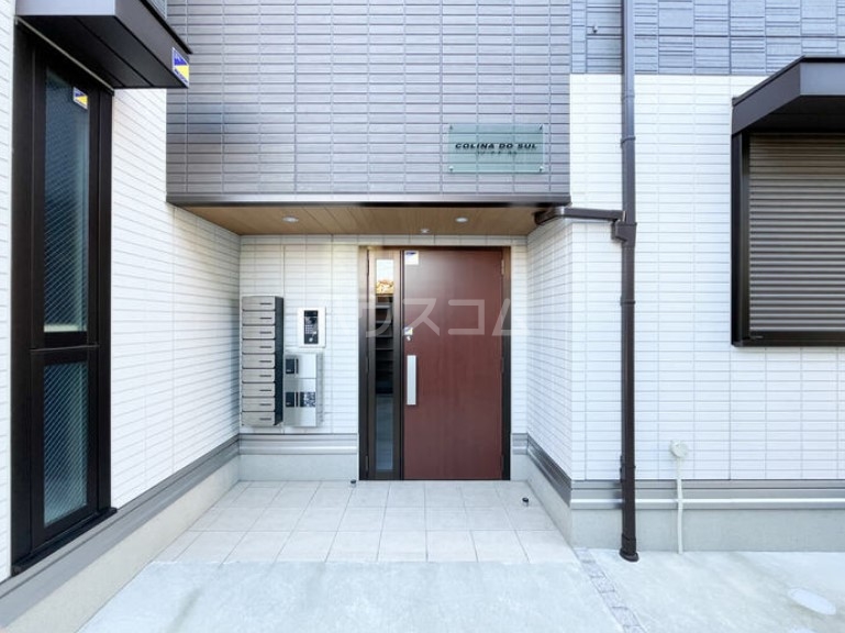 20/30 エントランス