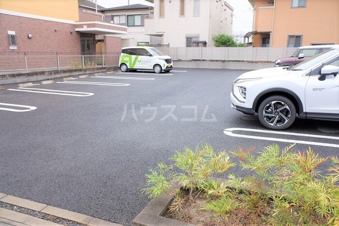 28/30 駐車場