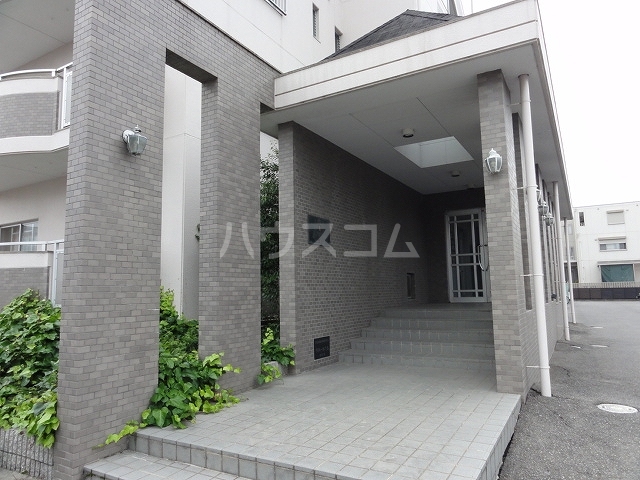 2/4 エントランス