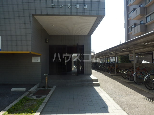 25/29 エントランス