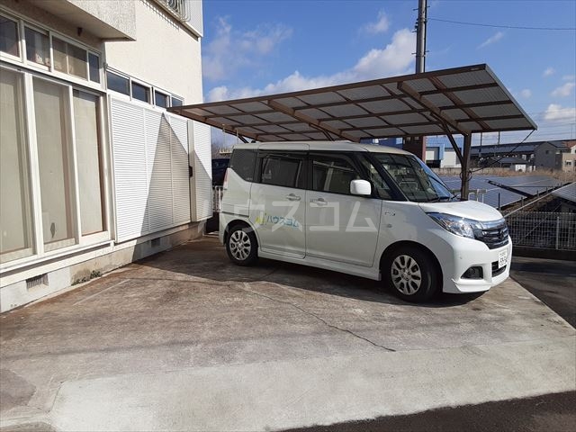 22/30 駐車場