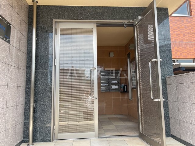 22/30 エントランス