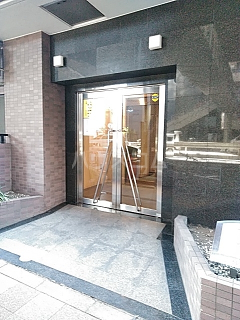 25/30 エントランス