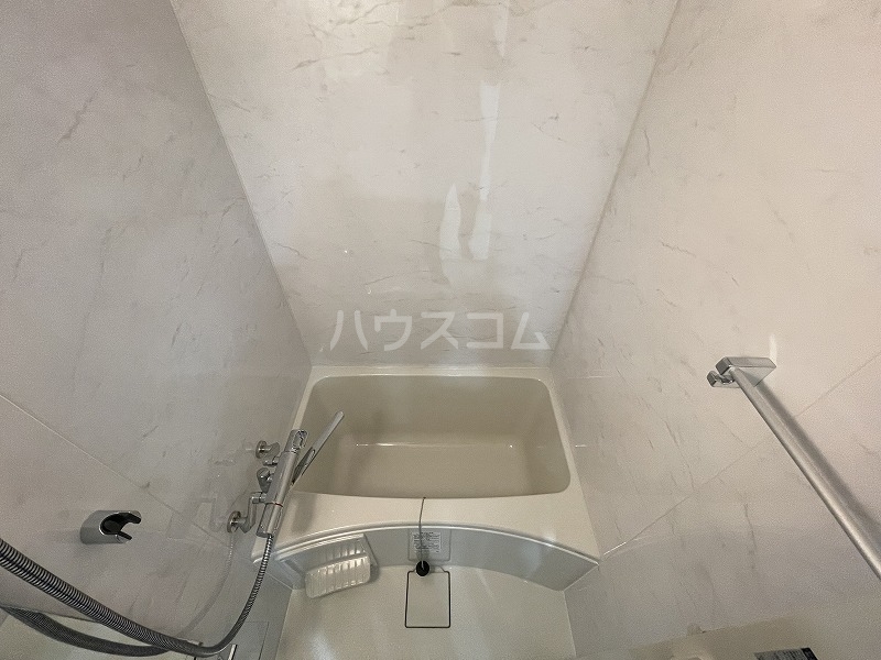 13/30 浴室