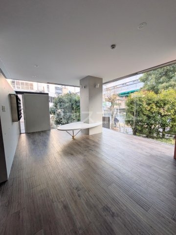 22/22 エントランス