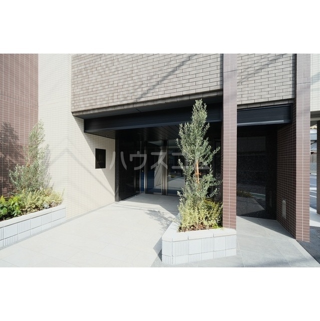 13/15 エントランス