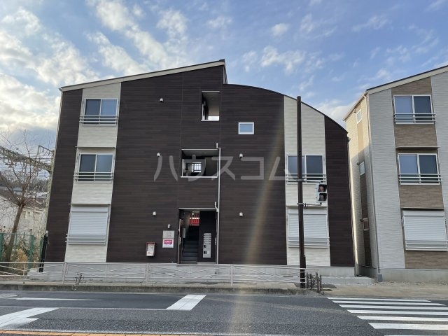 21/25 エントランス