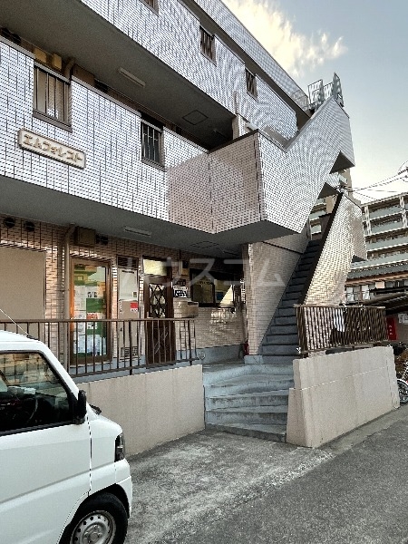 17/26 エントランス