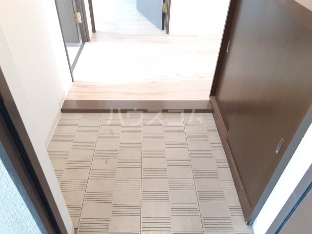 14/30 玄関